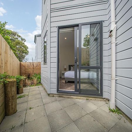 West Harbour Modern 4-Bedroom Retreat Auckland Buitenkant foto