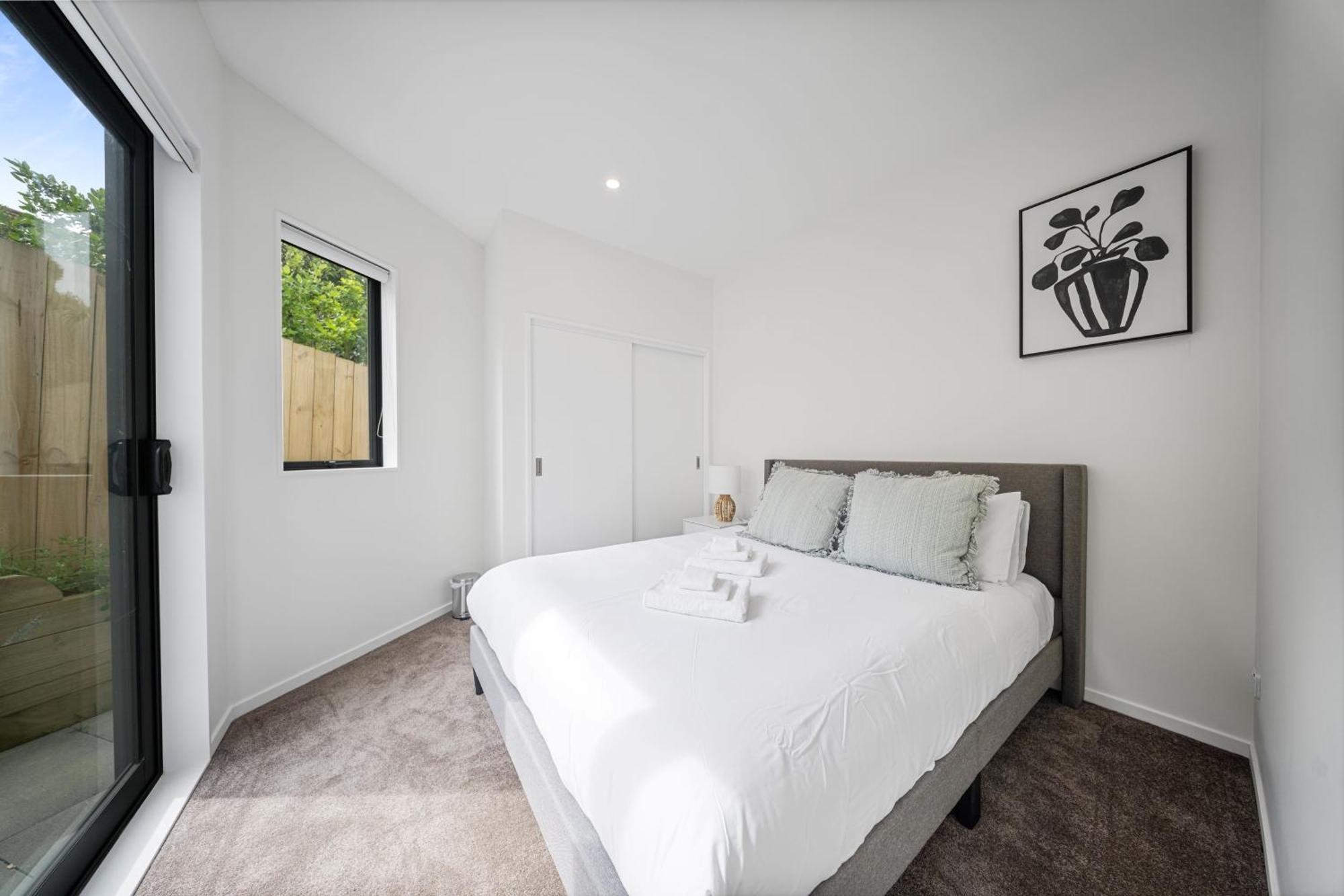 West Harbour Modern 4-Bedroom Retreat Auckland Buitenkant foto