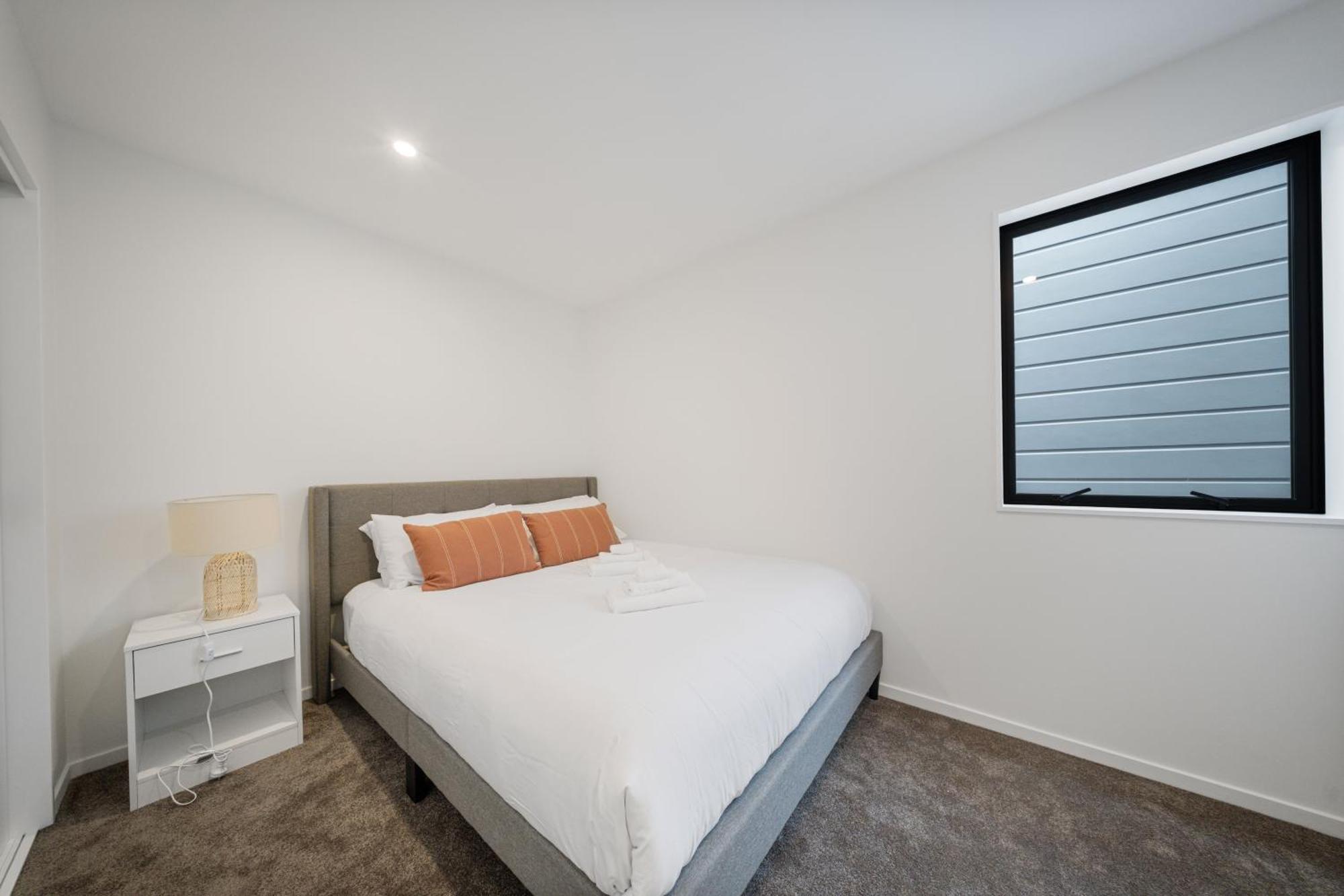 West Harbour Modern 4-Bedroom Retreat Auckland Buitenkant foto