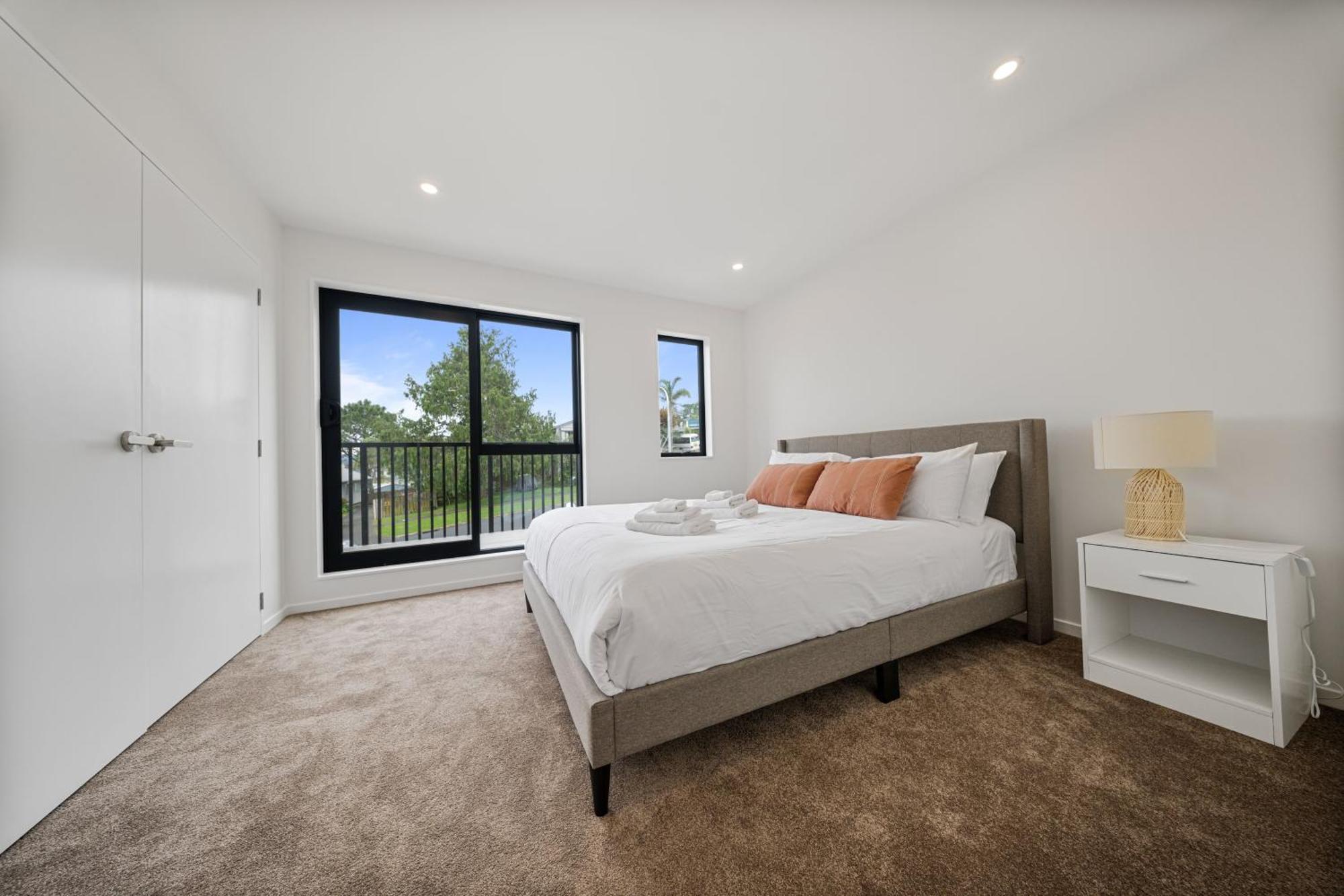 West Harbour Modern 4-Bedroom Retreat Auckland Buitenkant foto